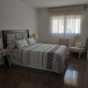 https://plaza-trinidad.es-andalucia.com