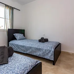 Bright 5 Minutes Walking From The Beach Apartamento